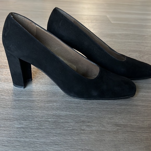 Stuart Weitzman Vintage Black Suede Block Heels Narrow size 9 - Picture 2 of 4